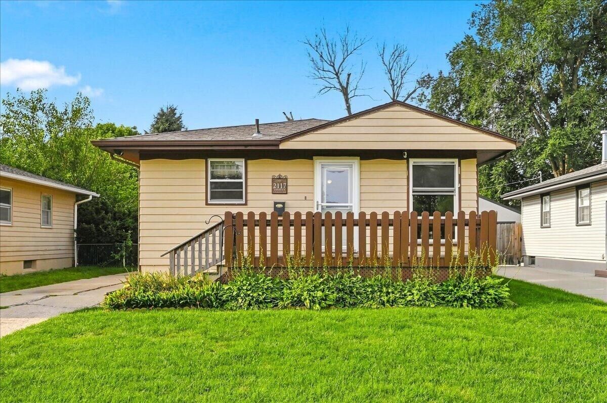 Property Photo: 2117 Avenue L IA 51501