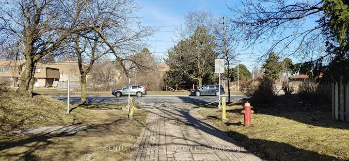 Property Photo: 270 Timberbank Boulevard 132 ON M1W 2M1