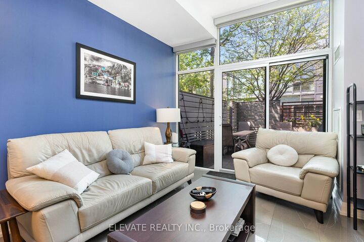 Property Photo: 3 Market Street 614 ON M5E 0A3