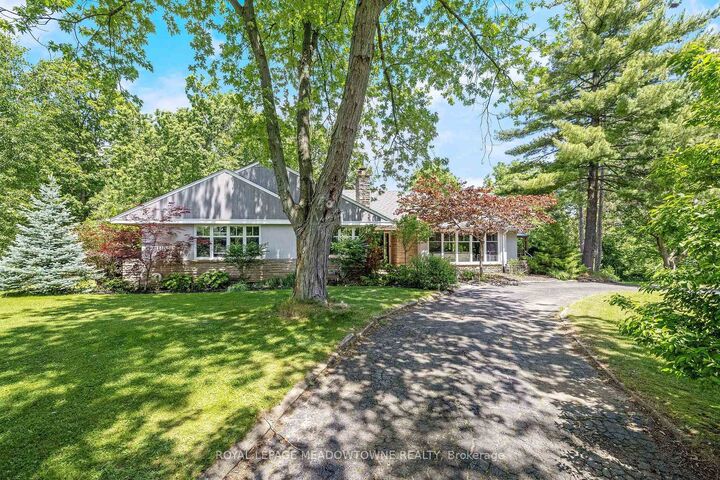 161 Confederation Street — photo 1