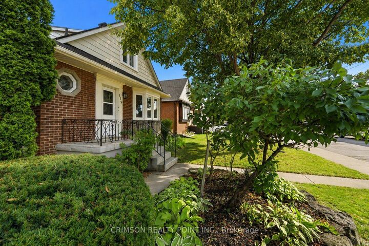 Property Photo:  119 Rodgers Road  ON L8K 3C1 