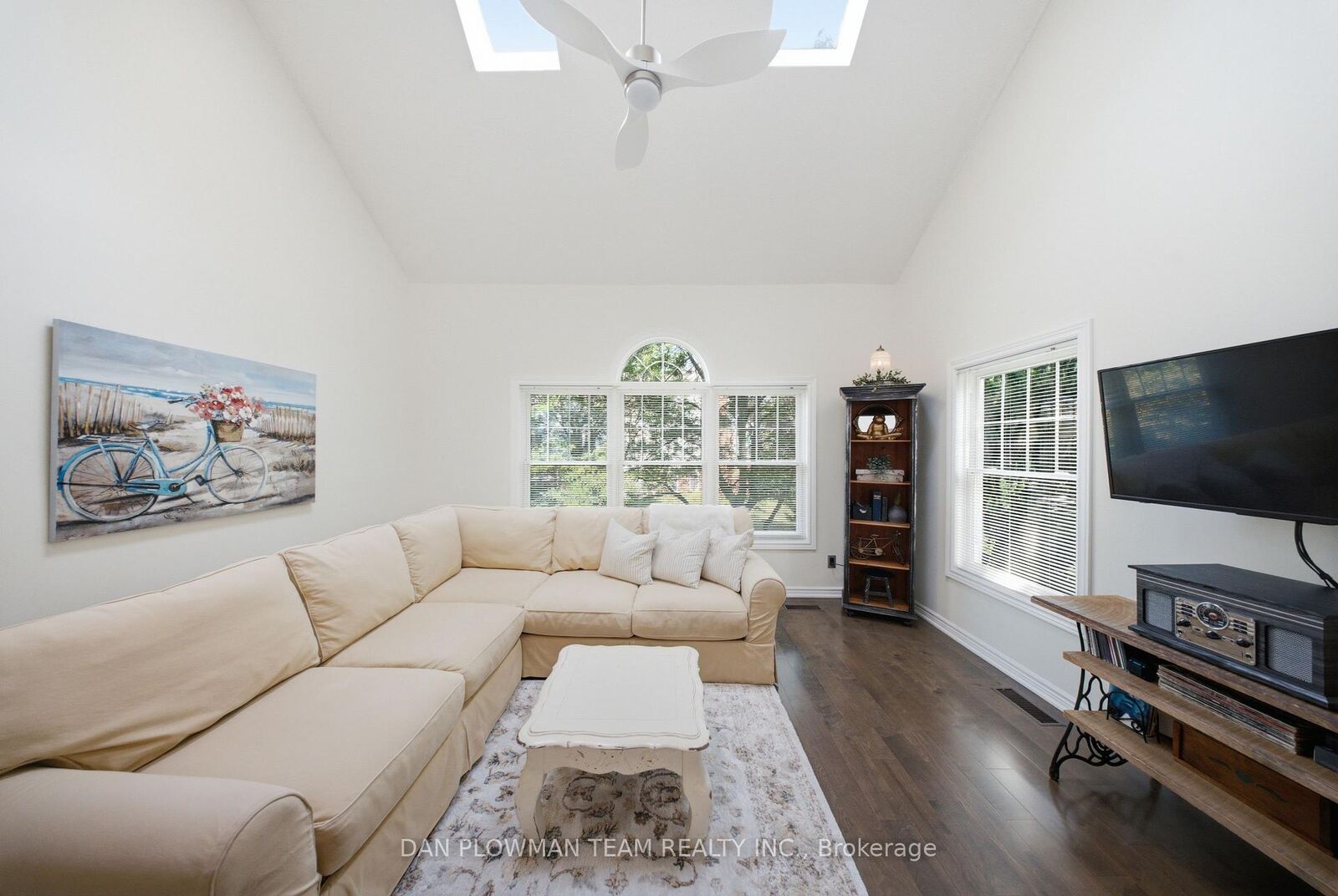 Property Photo: 1661 Nash Road H-14 ON L1E 1S8