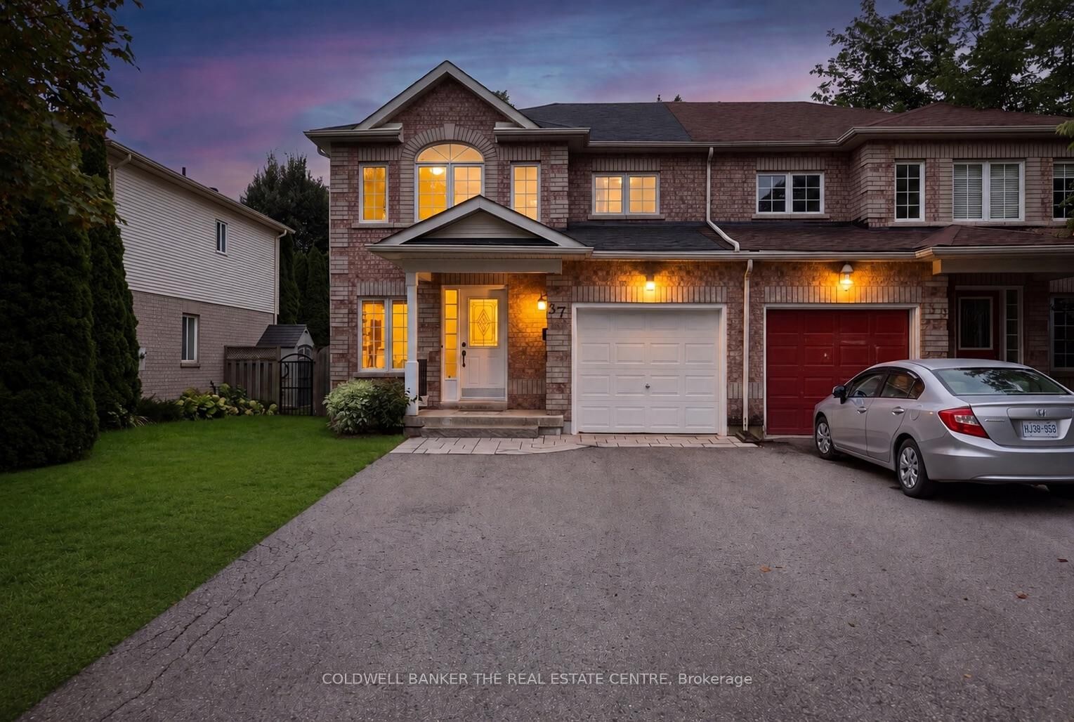 Property Photo: 37 Rainbow Court ON L4P 3Z6