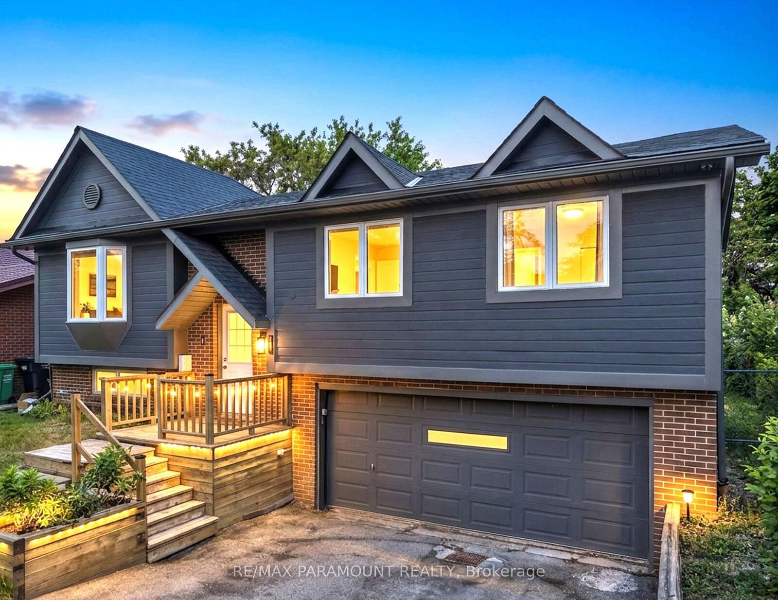 Property Photo:  226 Rutherford Road N  ON L6V 2X8 