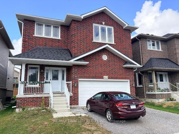 613 Lemay Grove — photo 1