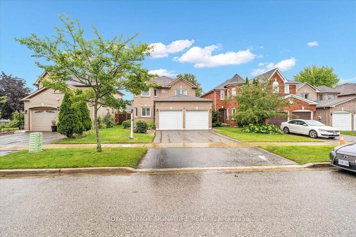 Property Photo: 3 Griffen Place ON L1R 2N5