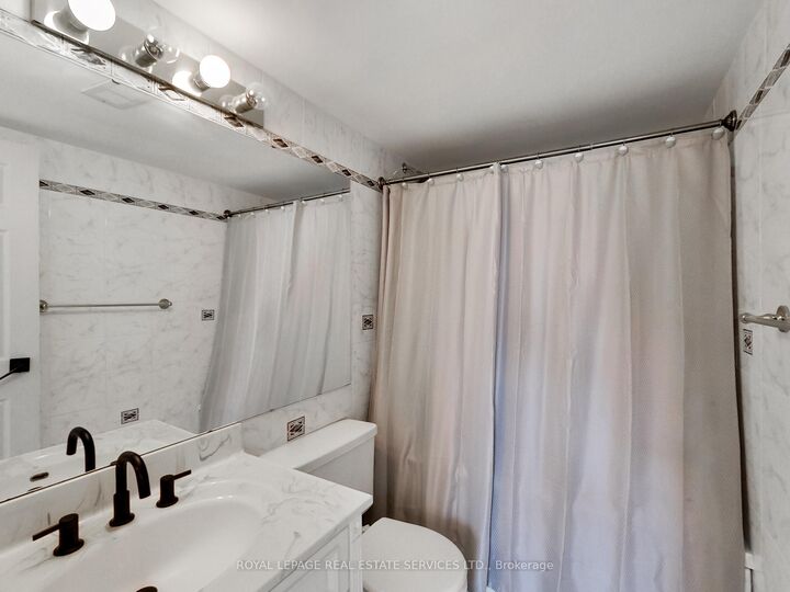 Property Photo:  511 The West Mall Road 702  ON M9C 1G5 