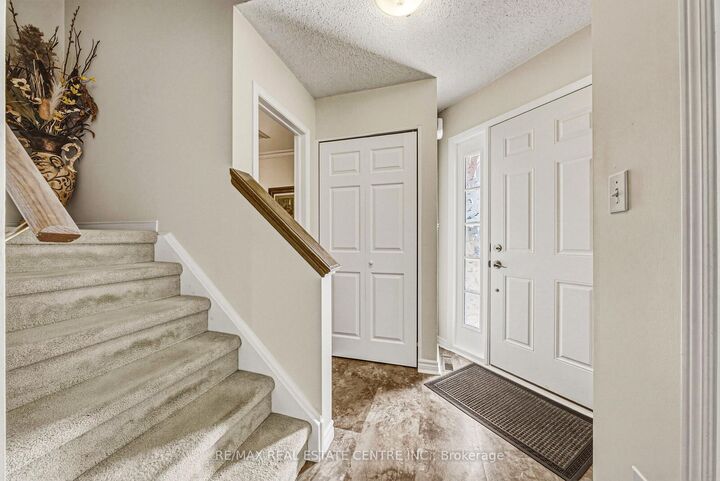 Property Photo:  38 Fairgreen Close  ON N1T 1T6 