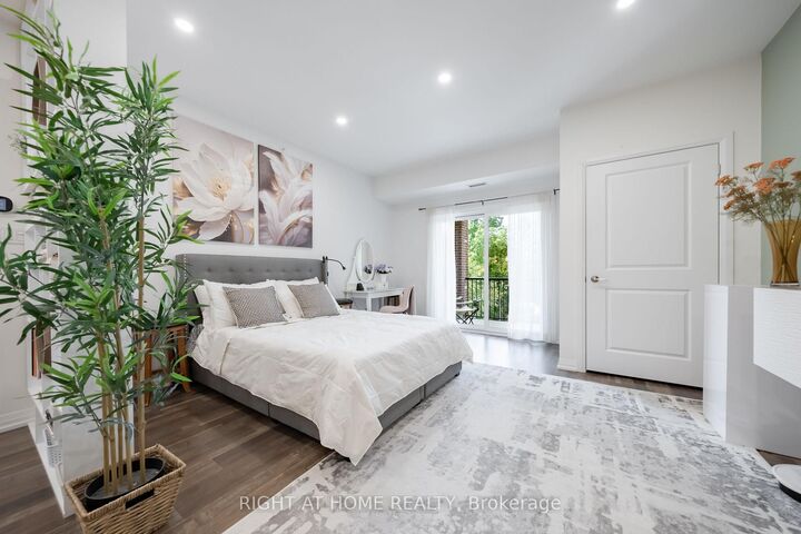 157 Wellington Street E 304 — photo 1