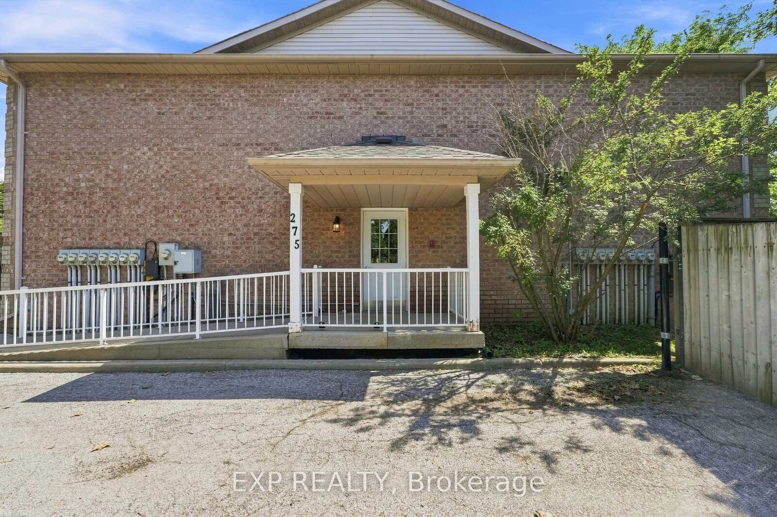 Property Photo: 275 Old Homestead Road 16 ON L4P 4E9