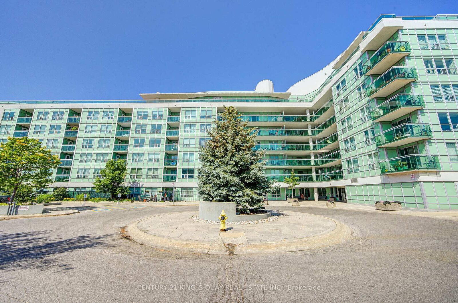 Property Photo: 60 Fairfax Crescent 227 ON M1L 0E1