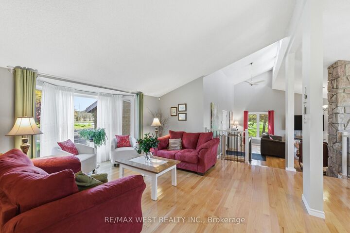 Property Photo: 2776 Dalewood Court ON K9A 0V8