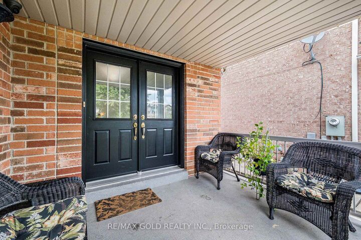 Property Photo:  128 Luella Crescent  ON L7A 3H5 