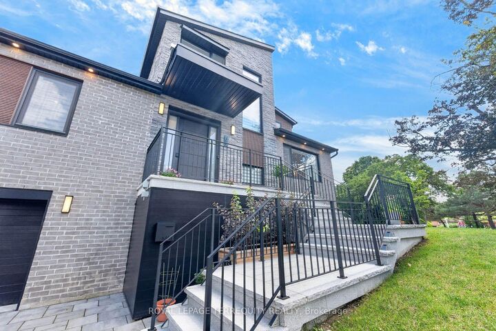Property Photo: 35 Tottenham Road ON M3C 2J5