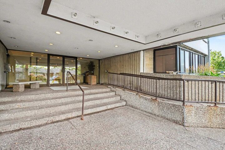 Property Photo: 1171 Ambleside Drive 1112 ON K2B 8E1