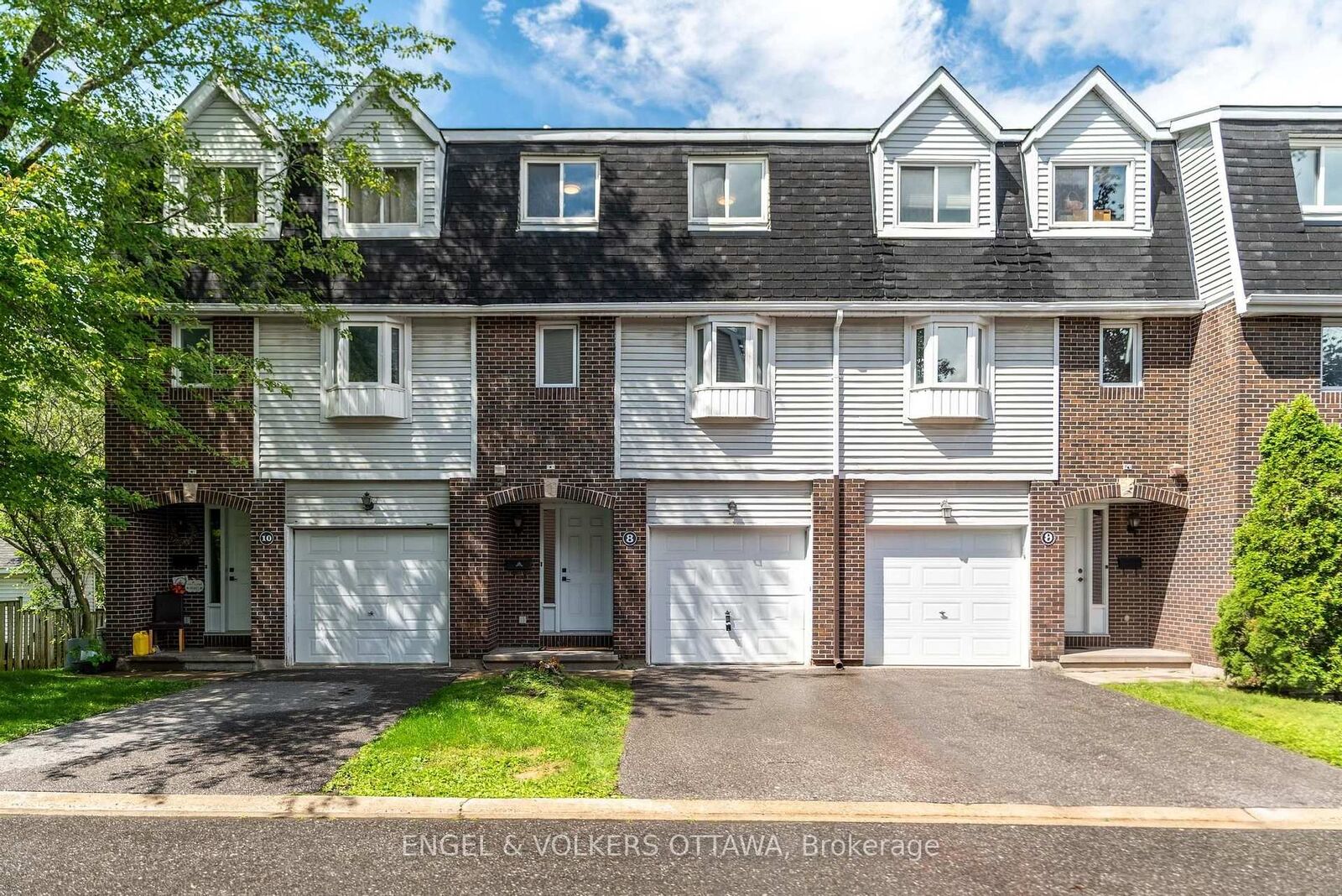 Property Photo: 8 Almond Lane ON K2L 3T2