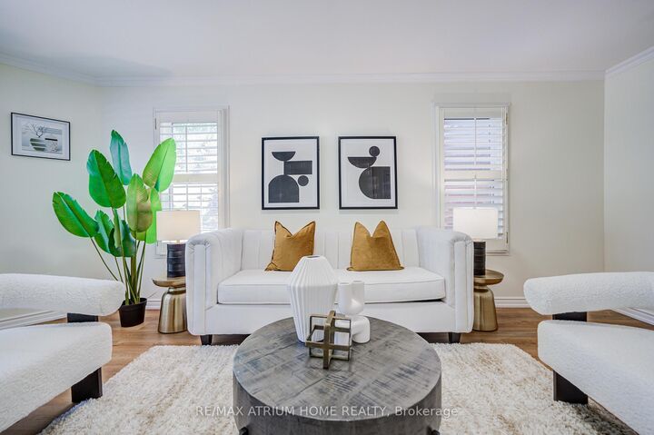 Property Photo: 77 Rosedale Heights Drive ON L4J 4T3