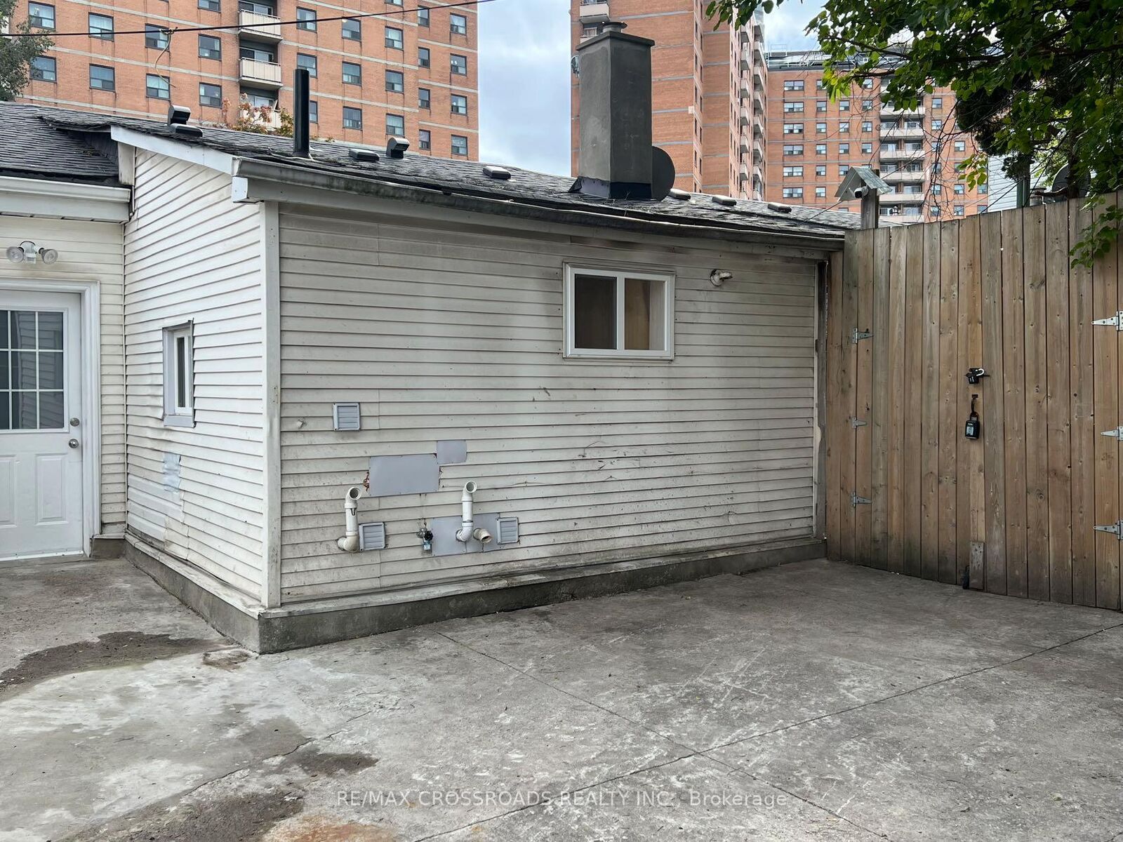Property Photo:  278 Shuter Street Bsmt  ON M5A 1W3 