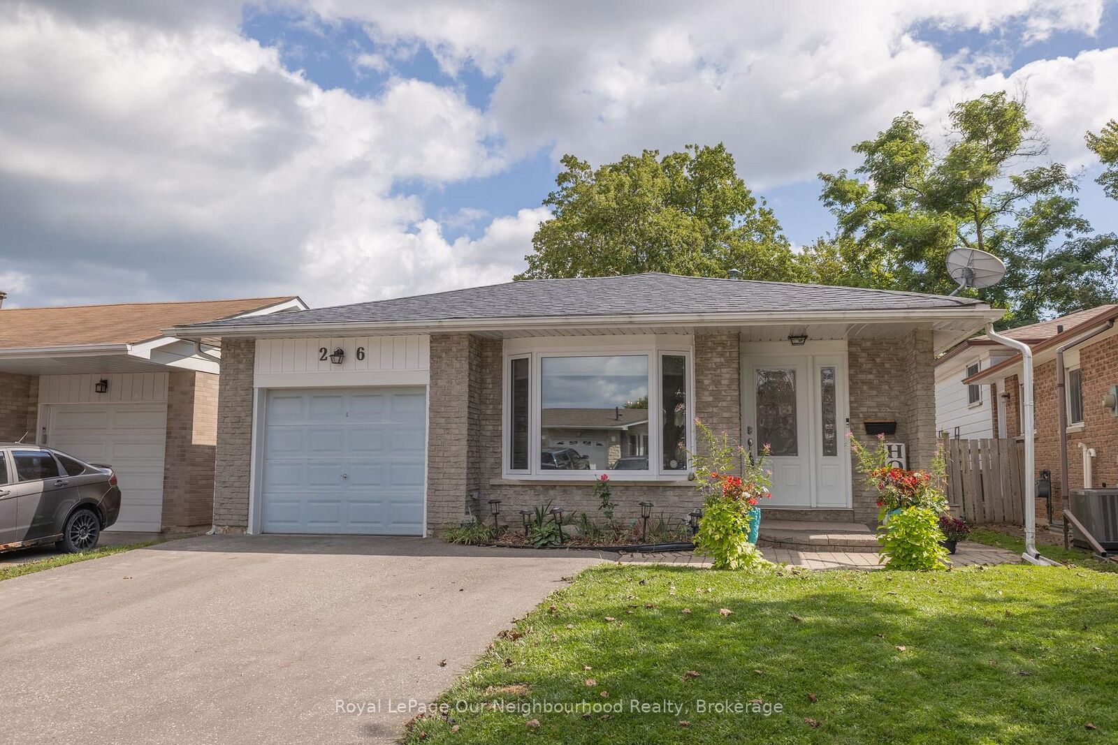 Property Photo:  26 Ashdale Crescent  ON L1C 3M9 