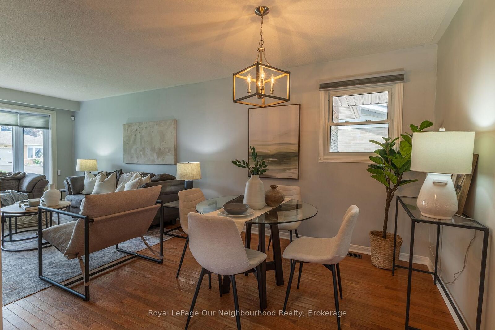Property Photo:  26 Ashdale Crescent  ON L1C 3M9 
