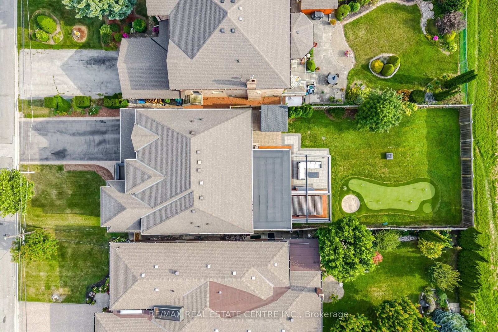 Property Photo: 60 Jopling Avenue N ON M9B 4G2