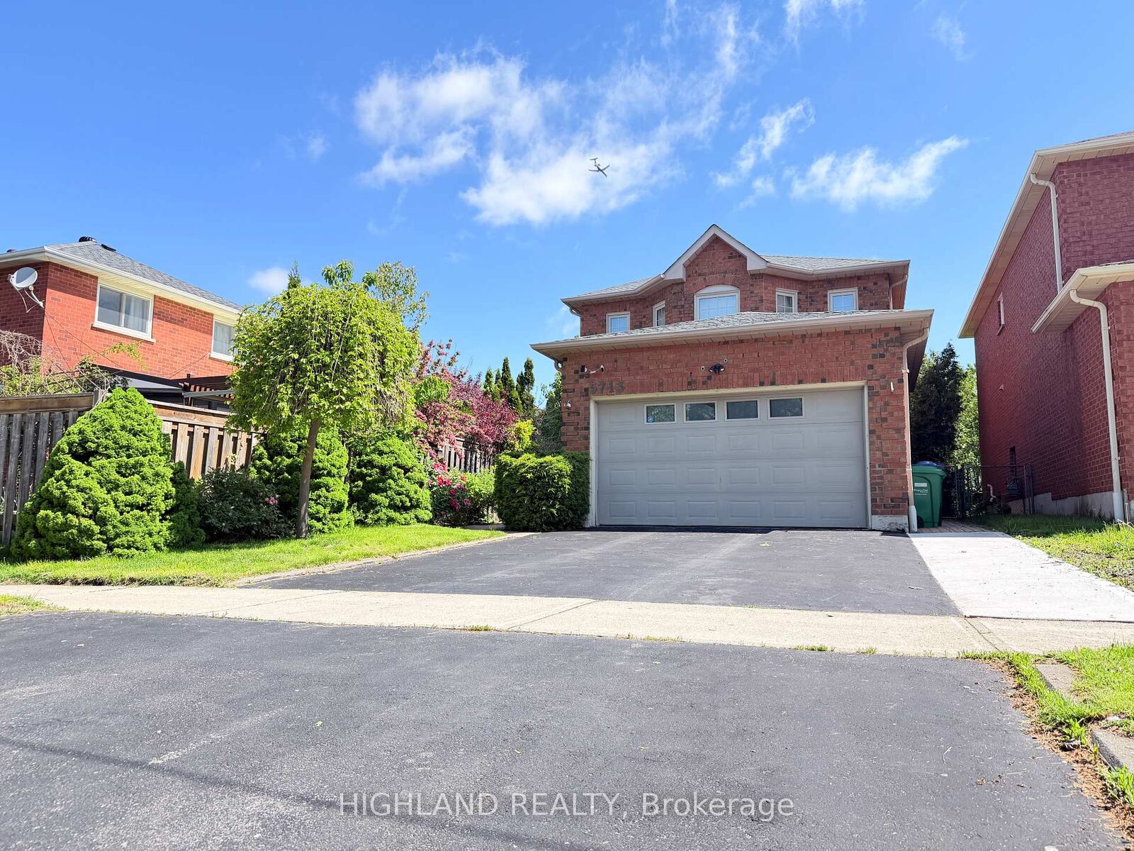 Property Photo:  5713 Sparkwell Drive Bsmt  ON L5R 3N8 