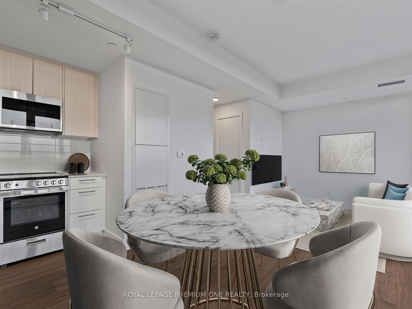 Property Photo: 225 Veterans Drive 511 ON L7A 5L7