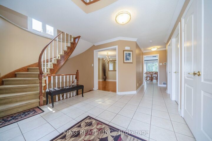 Property Photo: 52 Leeward Drive ON L6S 5V8