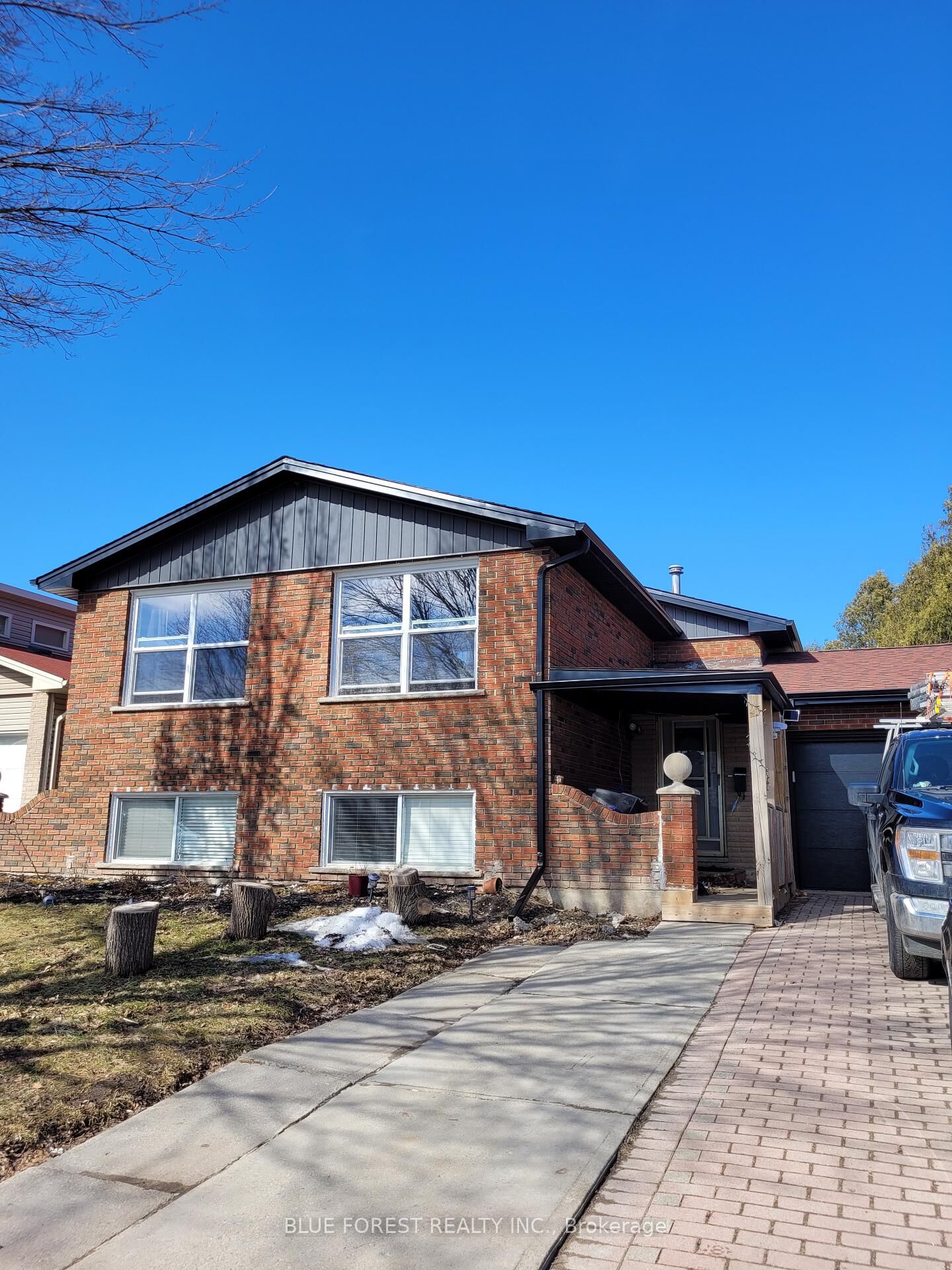 Property Photo:  53 Tumbleweed Crescent 1  ON N6E 2N6 