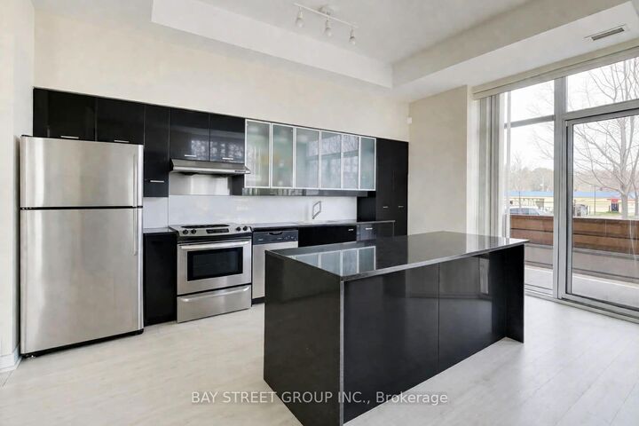 Property Photo: 25 Singer Court Th07 ON M2K 0B3