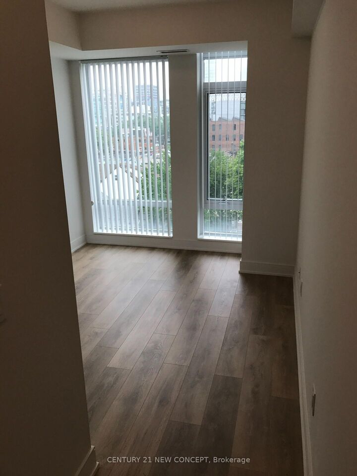 Property Photo:  525 Adelaide Street W 823  ON M5V 0N7 