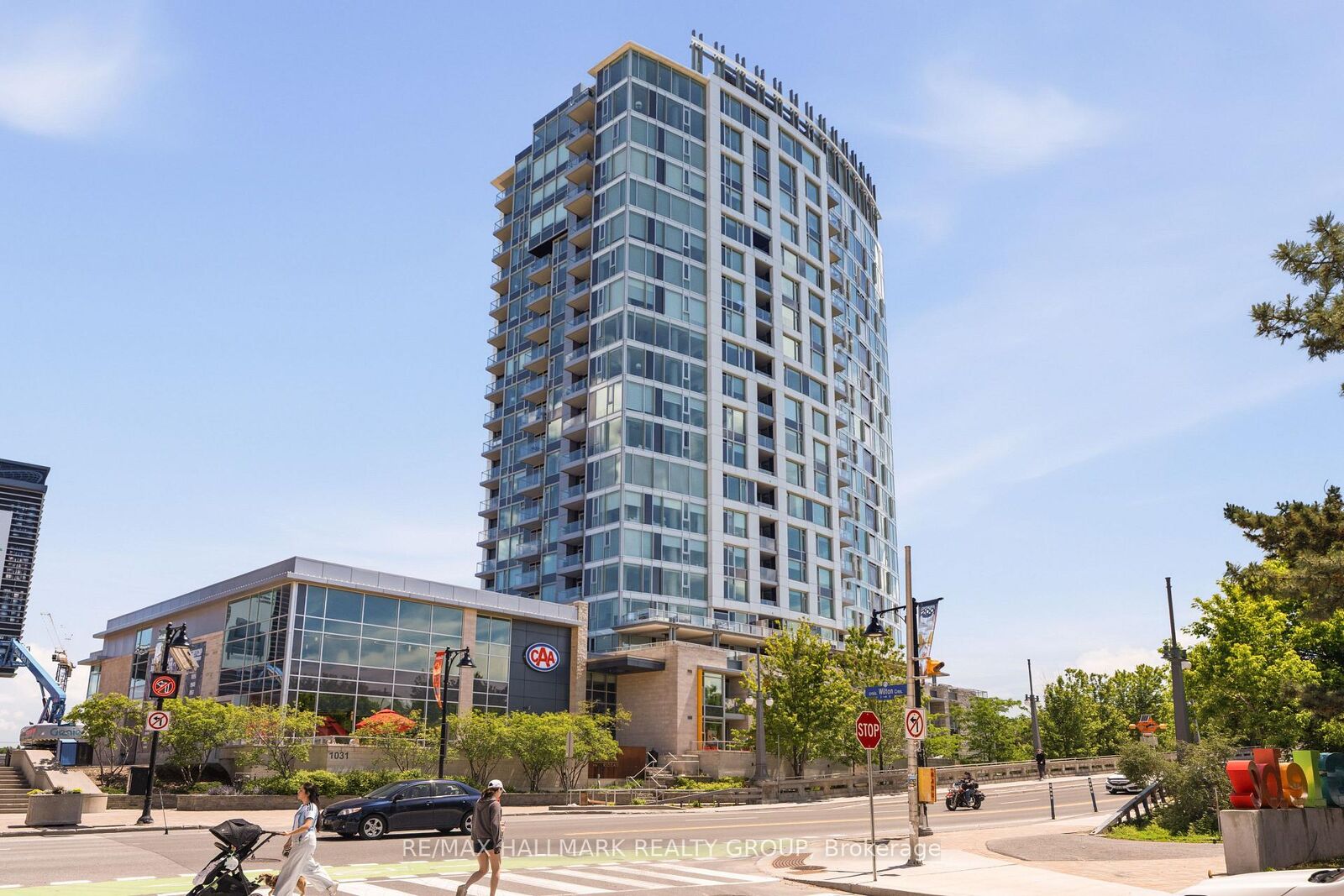 Property Photo:  1035 Bank Street 1205  ON K1S 5K3 