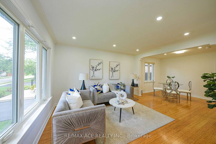 Photo de la propriété:  59 Lilian Drive  ON M1R 3W4 
