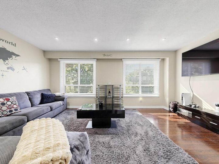 Property Photo:  164 Moregate Crescent N  ON L6S 3K9 