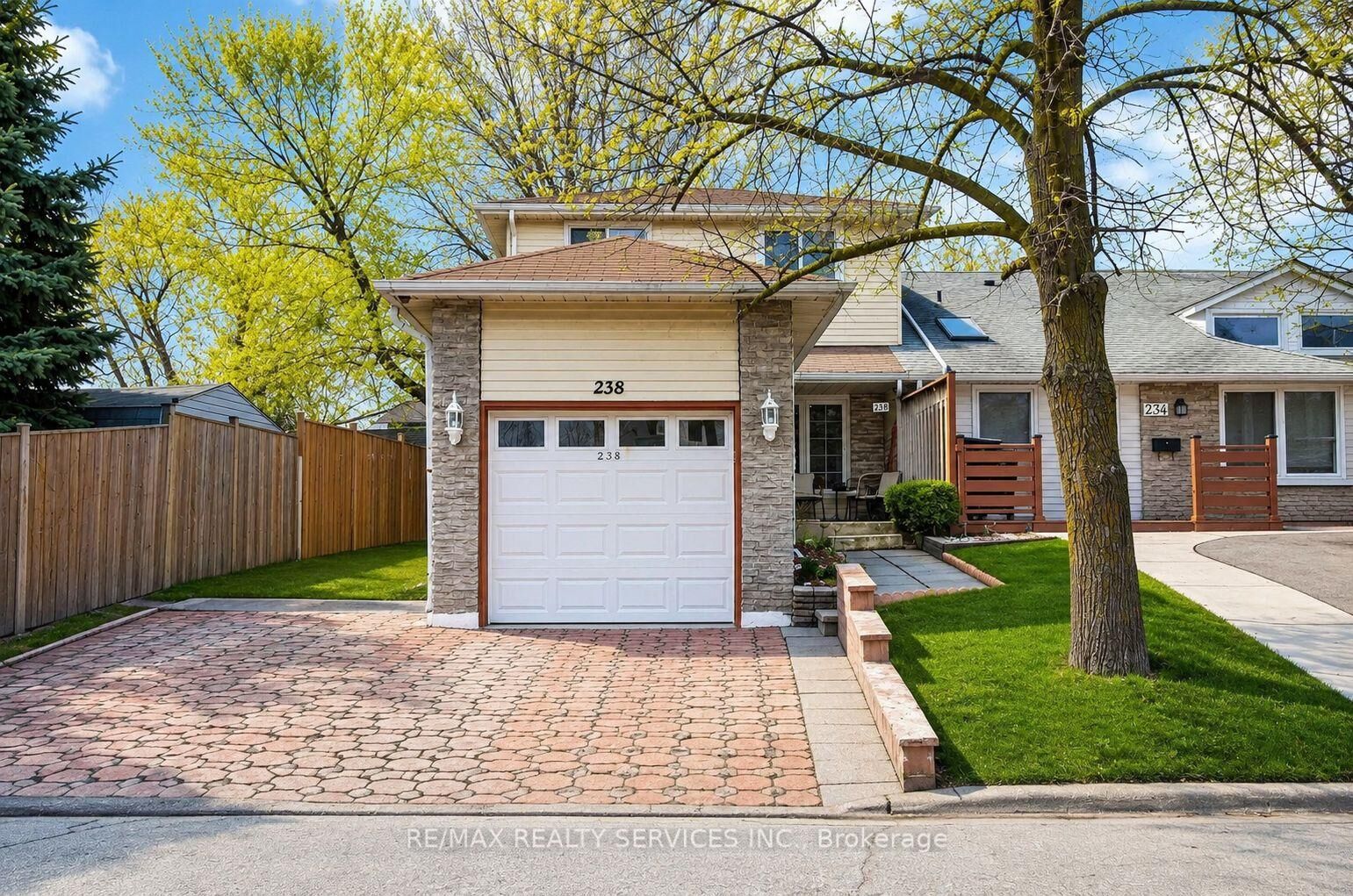 Property Photo: 238 Linden Drive ON N3H 4Y2