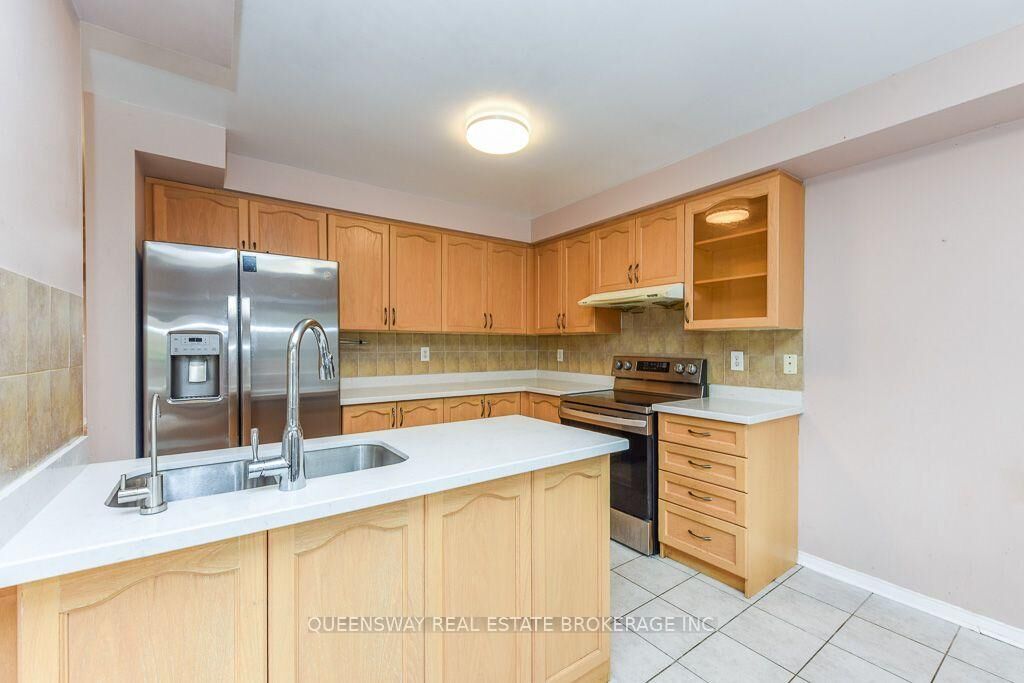 Property Photo:  46 Thunderbird Trail  ON L6R 2T3 