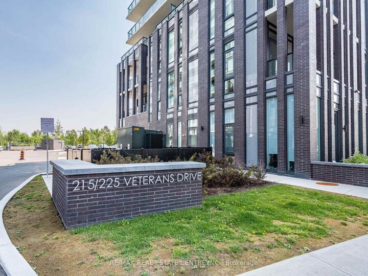 Property Photo:  215 Veterans Drive 211  ON L7A 5L6 