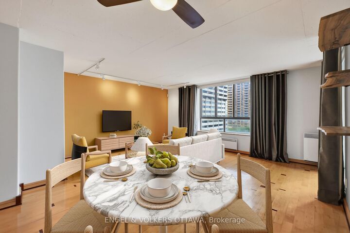 Property Photo: 475 Laurier Avenue W 1007 ON K1R 7X1