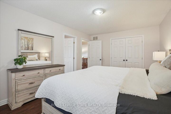 Property Photo: 32 Sonoma Lane ON L8E 6B5