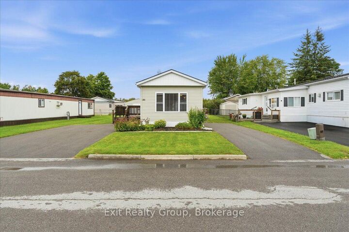 Property Photo: 14 Nightingale Lane ON K8N 4Z3
