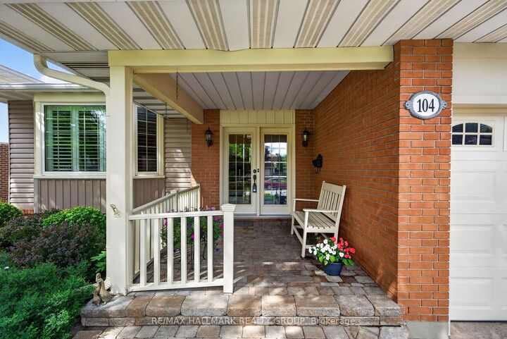 Property Photo: 104 Northpark Drive ON K1B 4V3