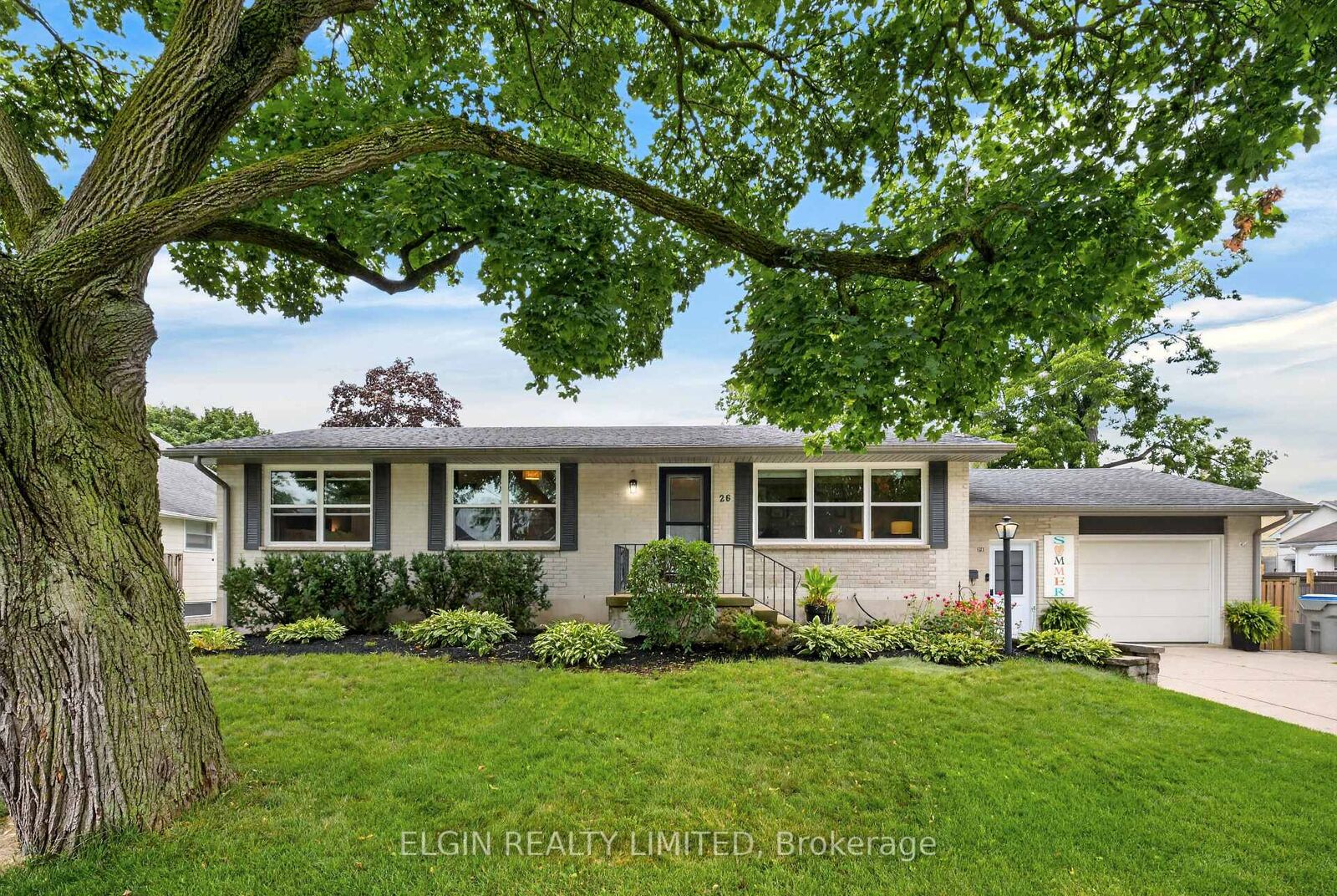 Property Photo:  26 Queen Street  ON N7G 2H7 
