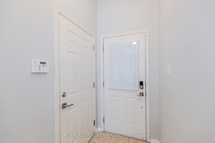 Property Photo:  316 Bryarton Street  ON K1C 7R5 