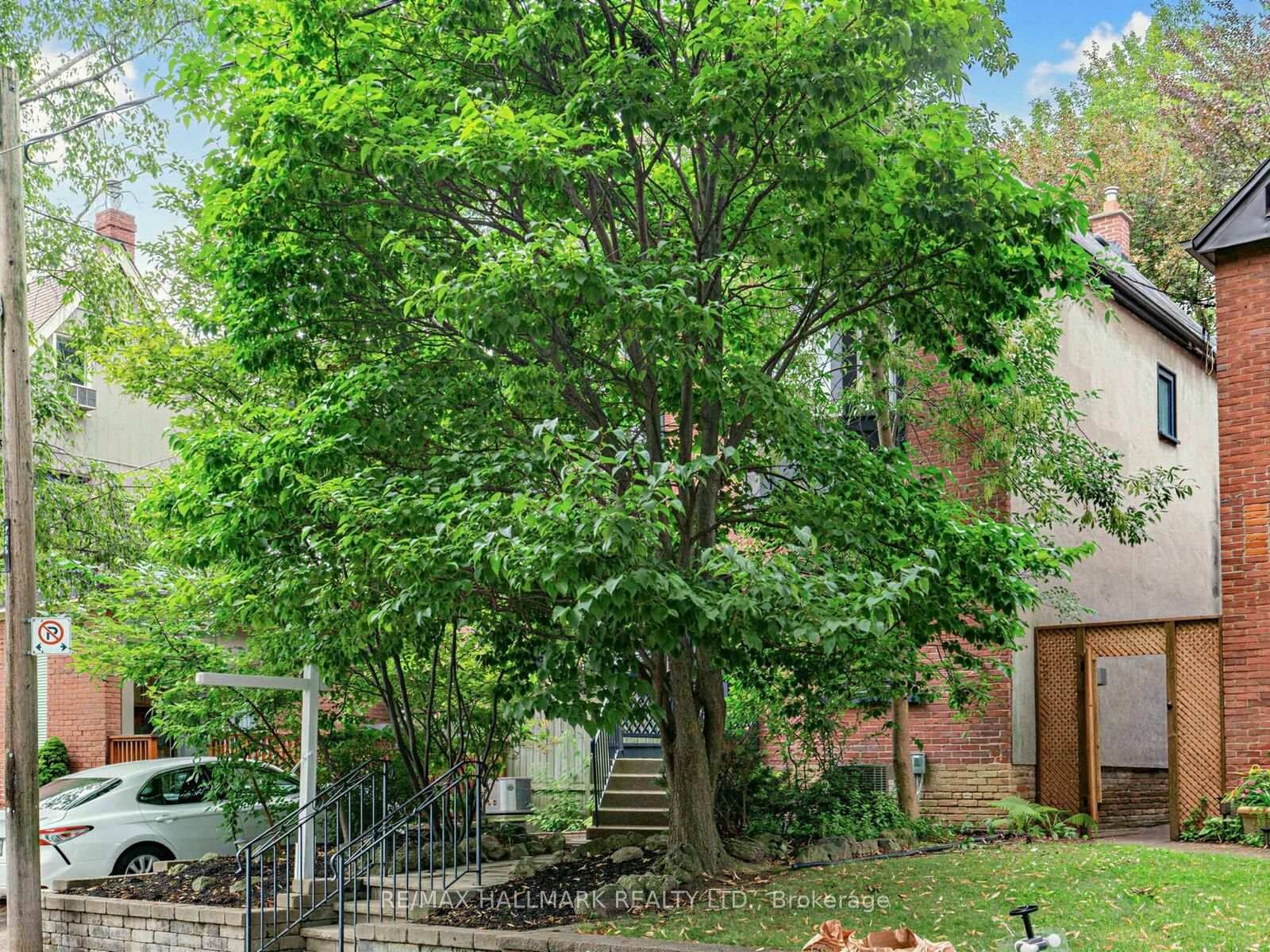 Property Photo:  28 Condor Avenue  ON M4J 3M8 