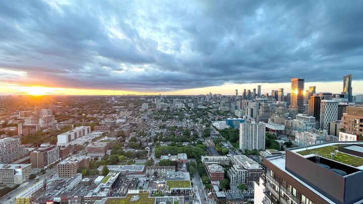 Property Photo: 108 Peter Street 5002 ON M5V 0W2
