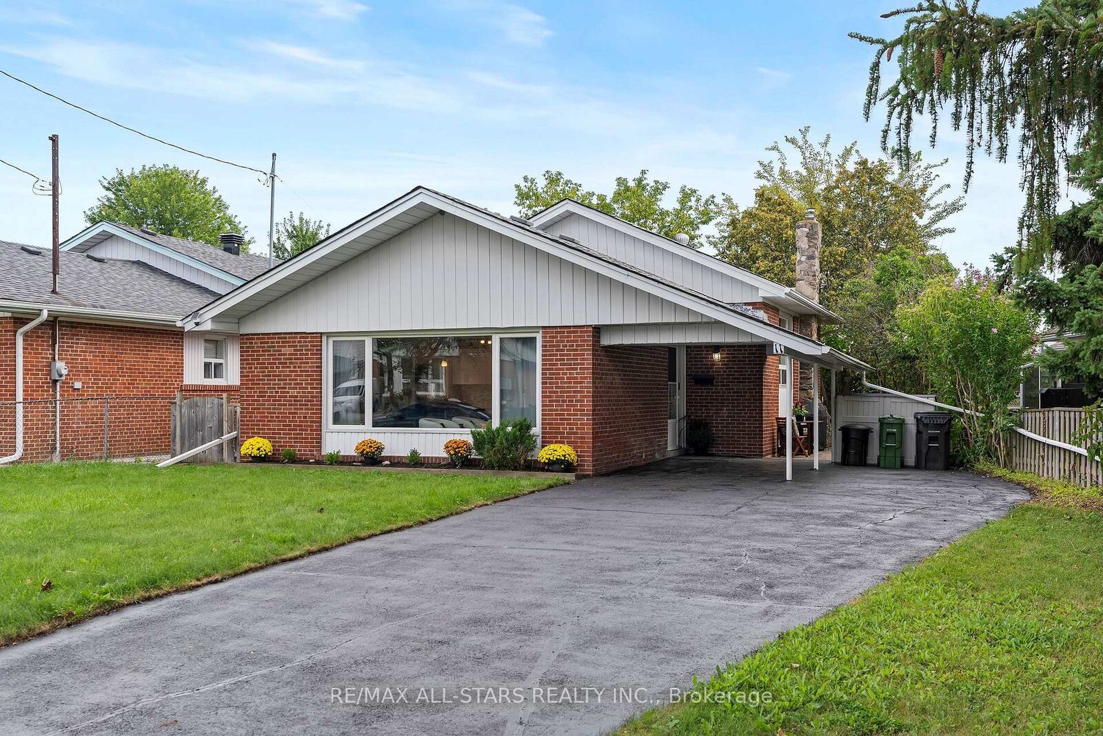 Property Photo:  11 Penzance Drive  ON M1K 4Z4 