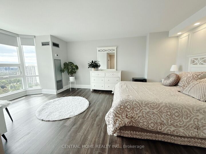 Property Photo: 55 Skymark Drive 2703 ON M2H 3N4