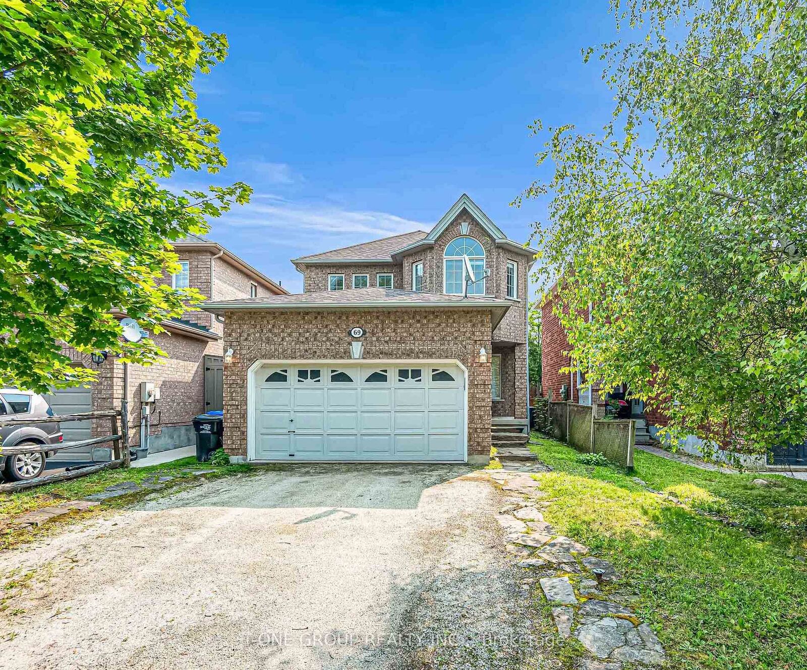 Property Photo: 69 Smith Street ON L9R 1Z9