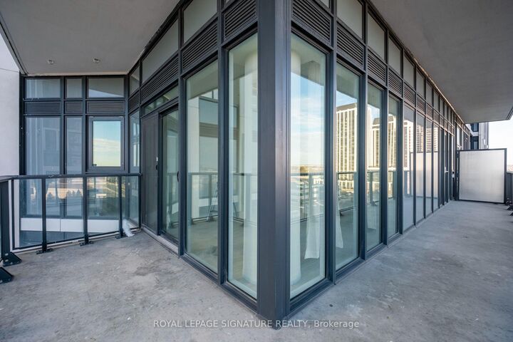 Property Photo:  9000 Jane Street 602  ON L4K 0M6 