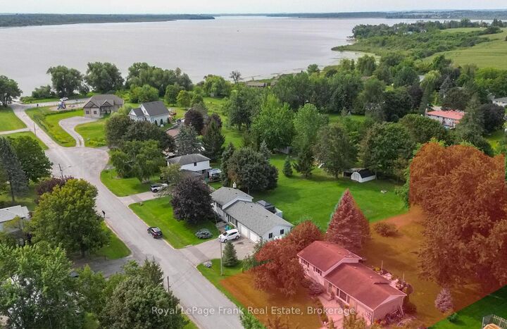 Property Photo: 10 Chickadee Court ON L9L 1B6